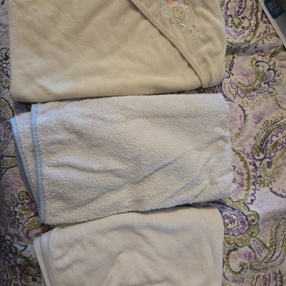 Set of Cream Hooded Baby Towels